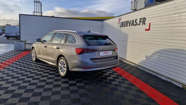 Skoda Octavia image 2