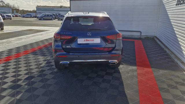Mercedes Benz Gla image 7