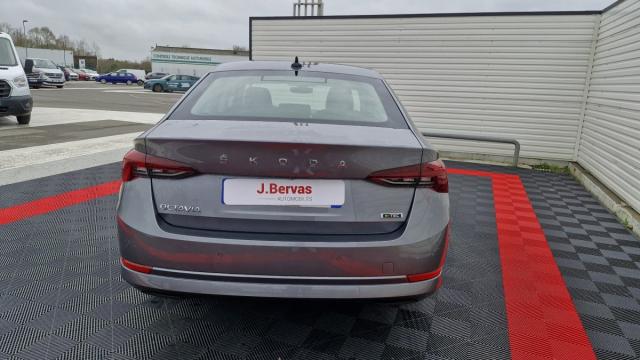 Skoda Octavia image 2