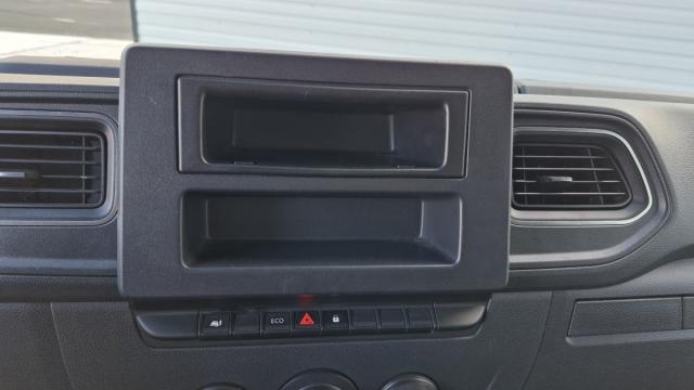 Renault Master image 9