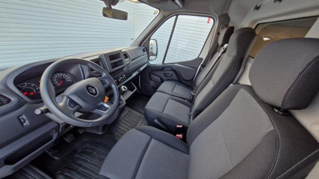 Renault Master image 2