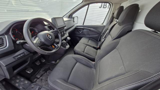 Renault Trafic image 9