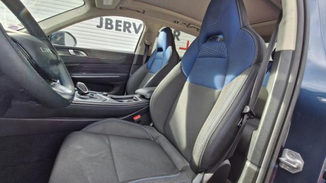 Lynk & Co 01 image 6