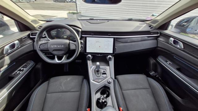 Lynk & Co 01 image 5