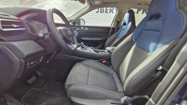 Lynk & Co 01 image 2