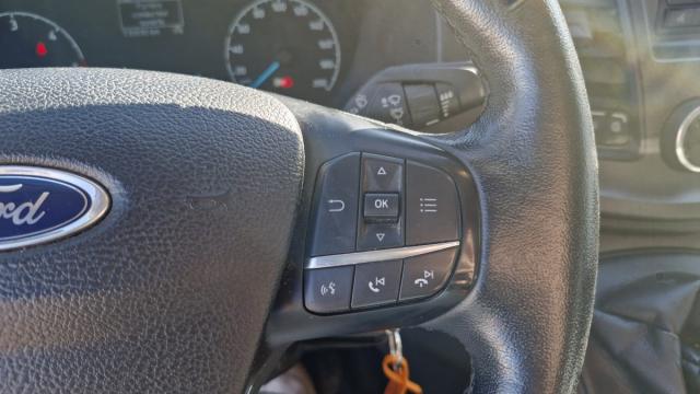 Ford Transit Custom image 2