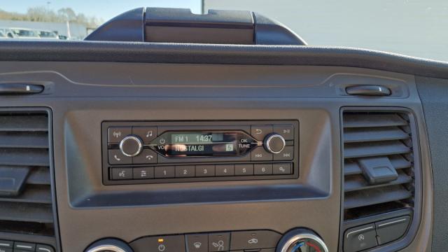 Ford Transit Custom image 9