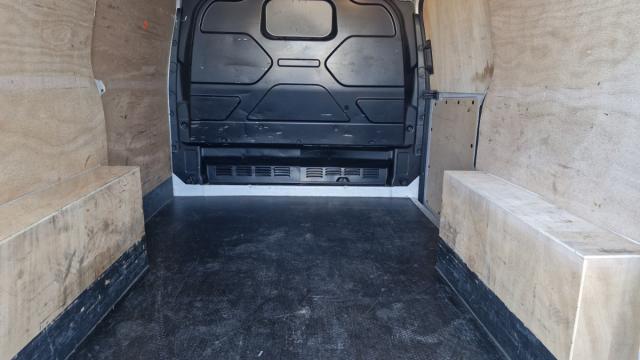 Ford Transit Custom image 3