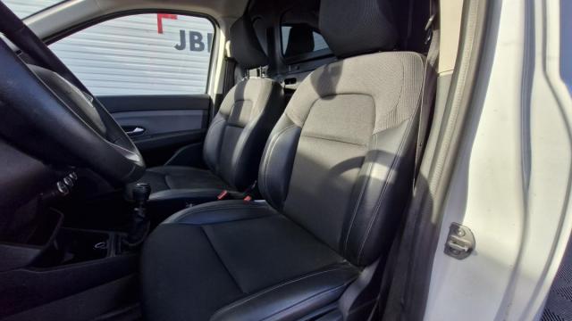 Renault Express Van image 5