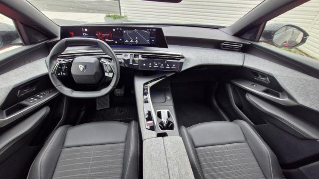 Peugeot 3008 image 2