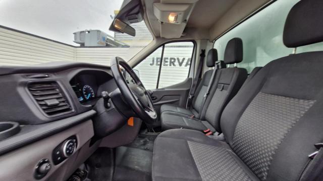 Ford Transit image 6