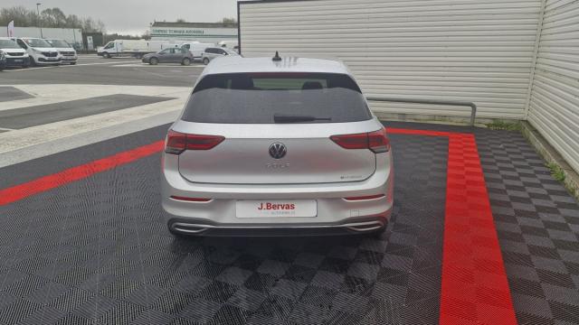 Volkswagen Golf image 9