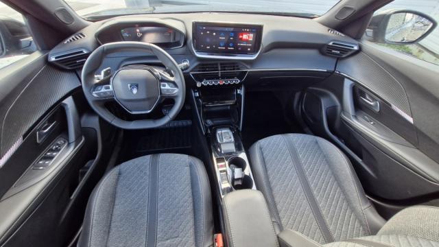 Peugeot 2008 image 9