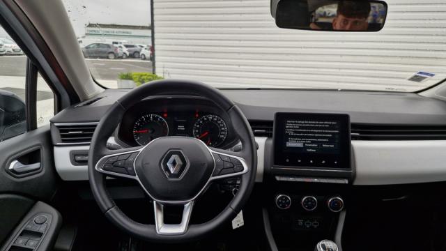 Renault Clio image 8