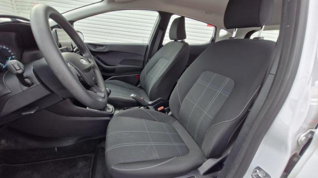 Ford Fiesta image 2