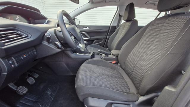 Peugeot 308 image 8