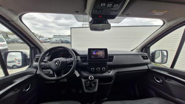 Renault Trafic image 1