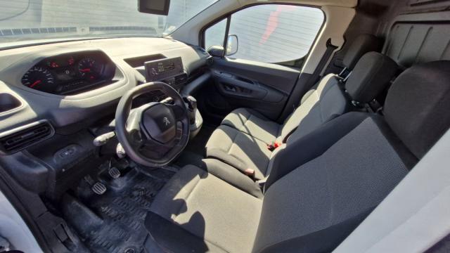 Peugeot Partner image 2