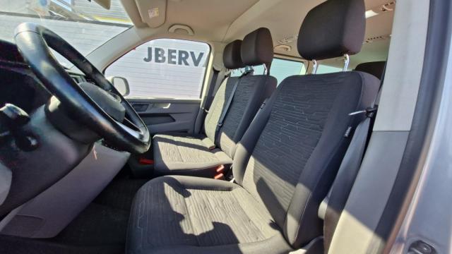 Volkswagen Caravelle image 8