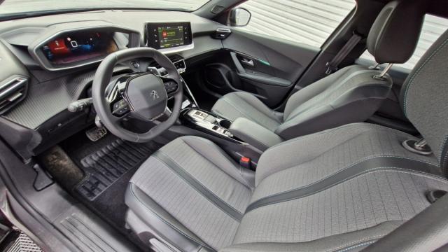 Peugeot 2008 image 2