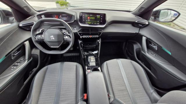 Peugeot 2008 image 8