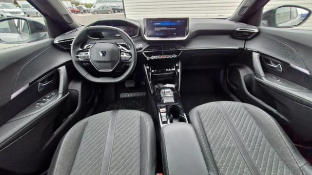 Peugeot 2008 image 8