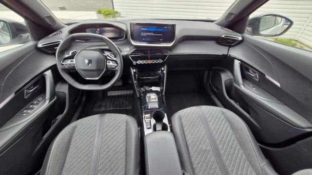 Peugeot 2008 image 1