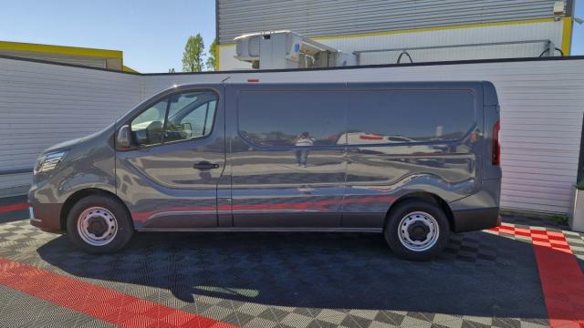 Renault Trafic image 2