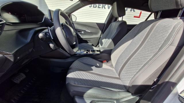 Peugeot 2008 image 2