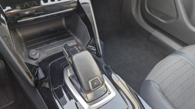 Peugeot 2008 image 3