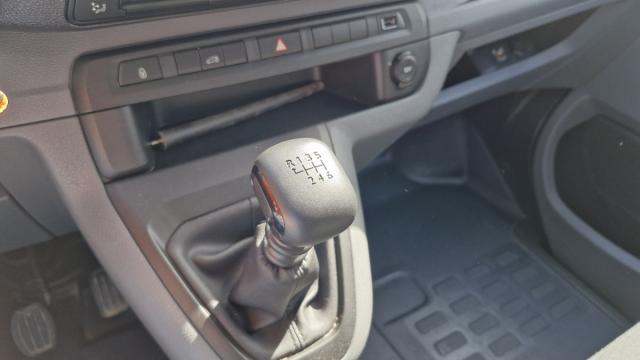 Peugeot Expert image 1