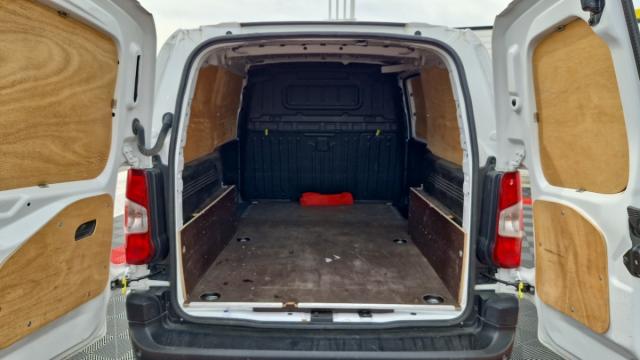 Opel Combo Cargo image 3