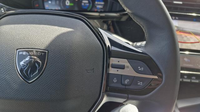 Peugeot 308 image 1