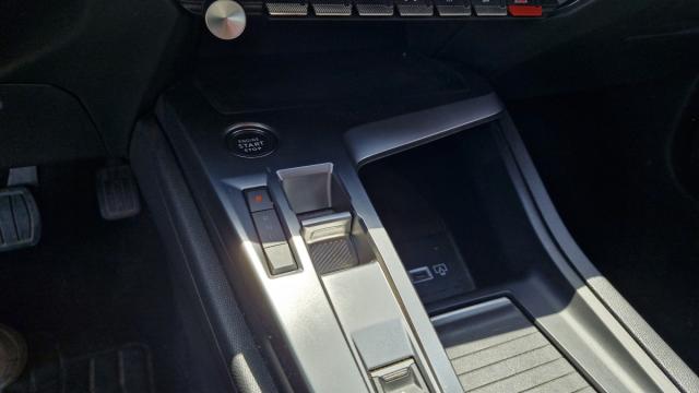 Peugeot 308 image 8