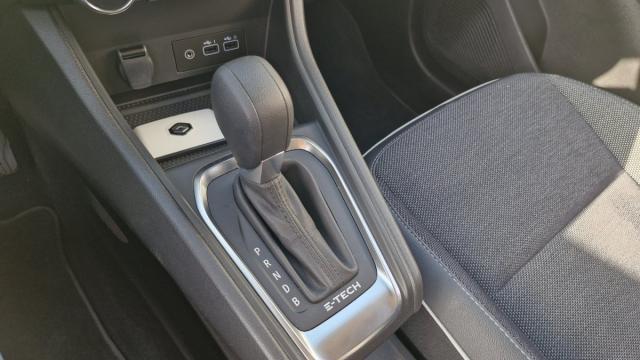 Renault Captur image 1