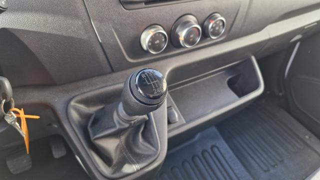 Renault Master image 8