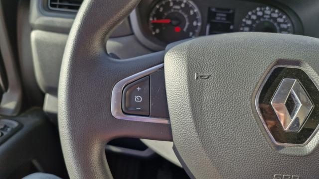 Renault Master image 9