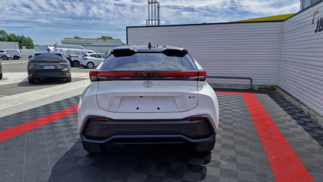 Toyota C-Hr image 7
