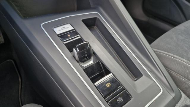 Volkswagen Golf image 9