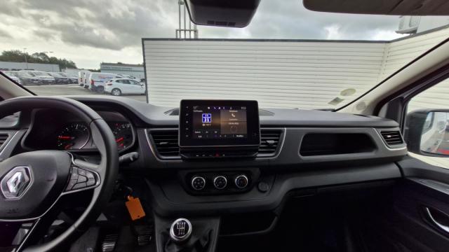 Renault Trafic image 9