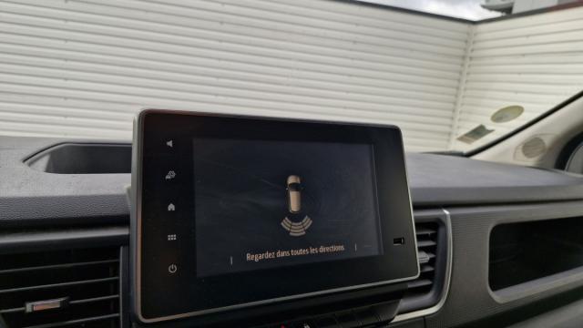 Renault Trafic image 8