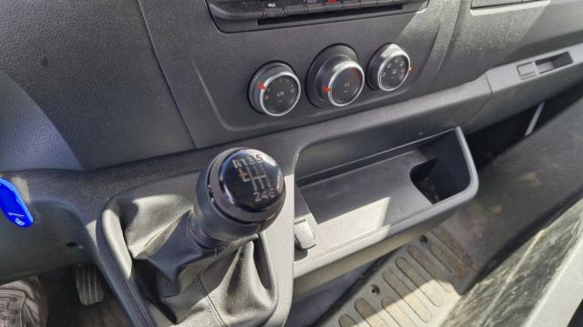 Renault Master image 1