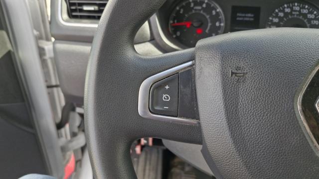 Renault Master image 2