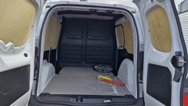 Nissan Townstar image 7