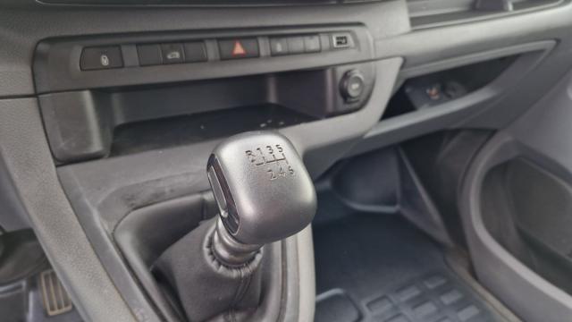 Peugeot Expert image 2