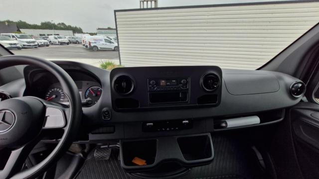 Mercedes Benz Sprinter image 3