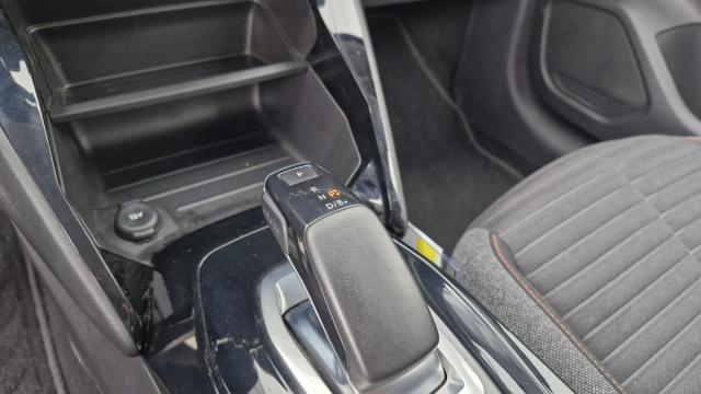 Peugeot 208 image 7