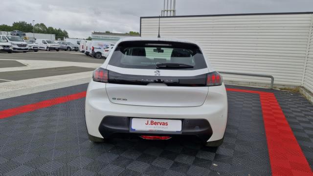 Peugeot 208 image 2