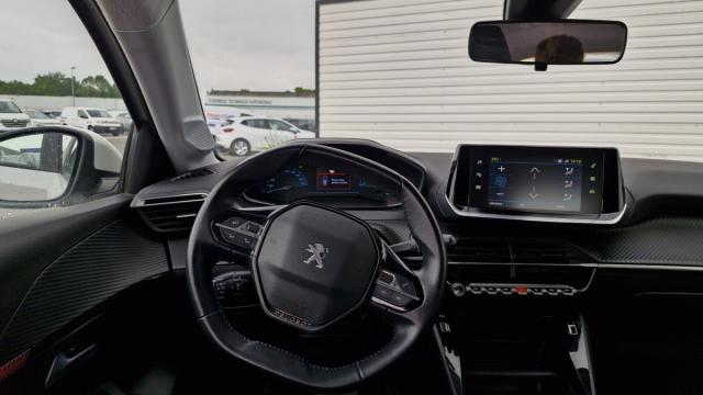 Peugeot 208 image 1