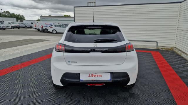 Peugeot 208 image 1
